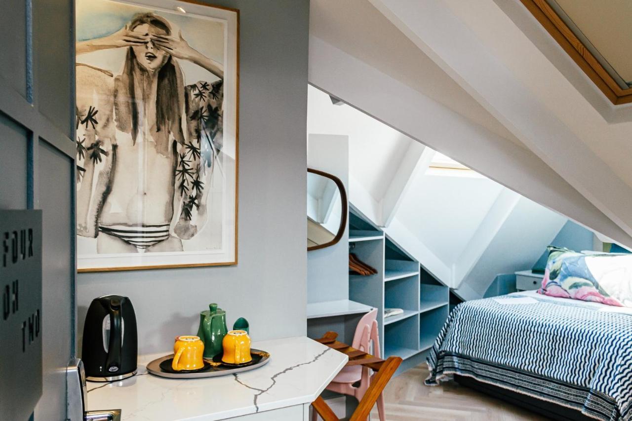 Pineapple House Boutique 3*